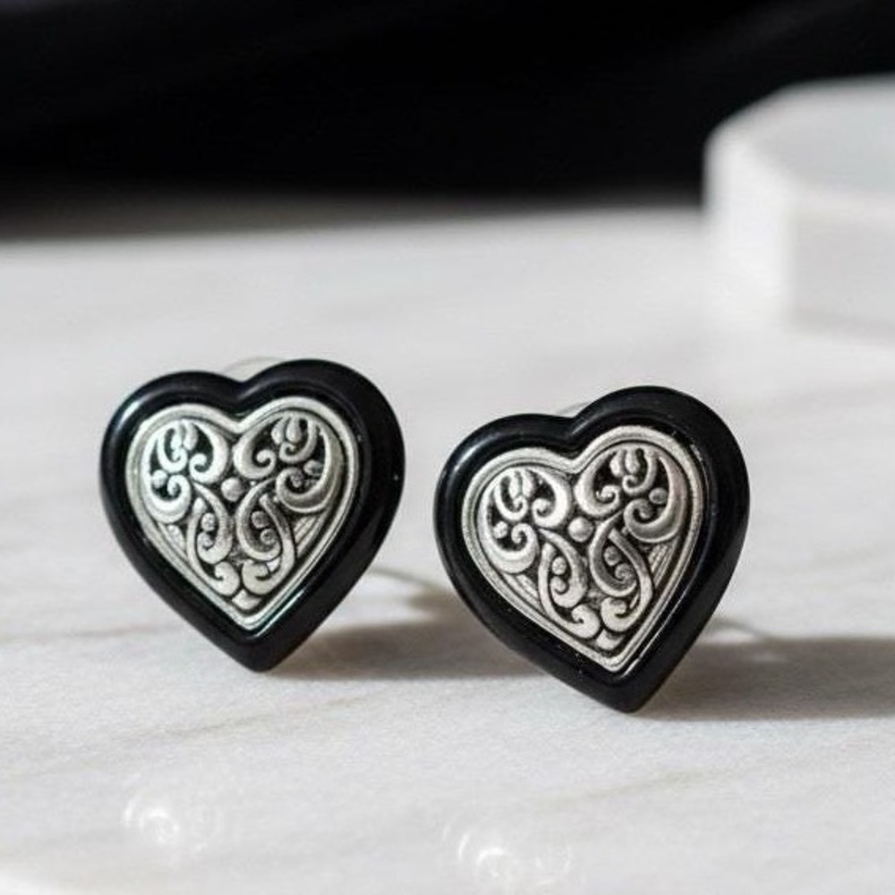 Vintage‎ Style Black Silver Filigree Heart Stud Earrings Scrollwork Whimsigoth